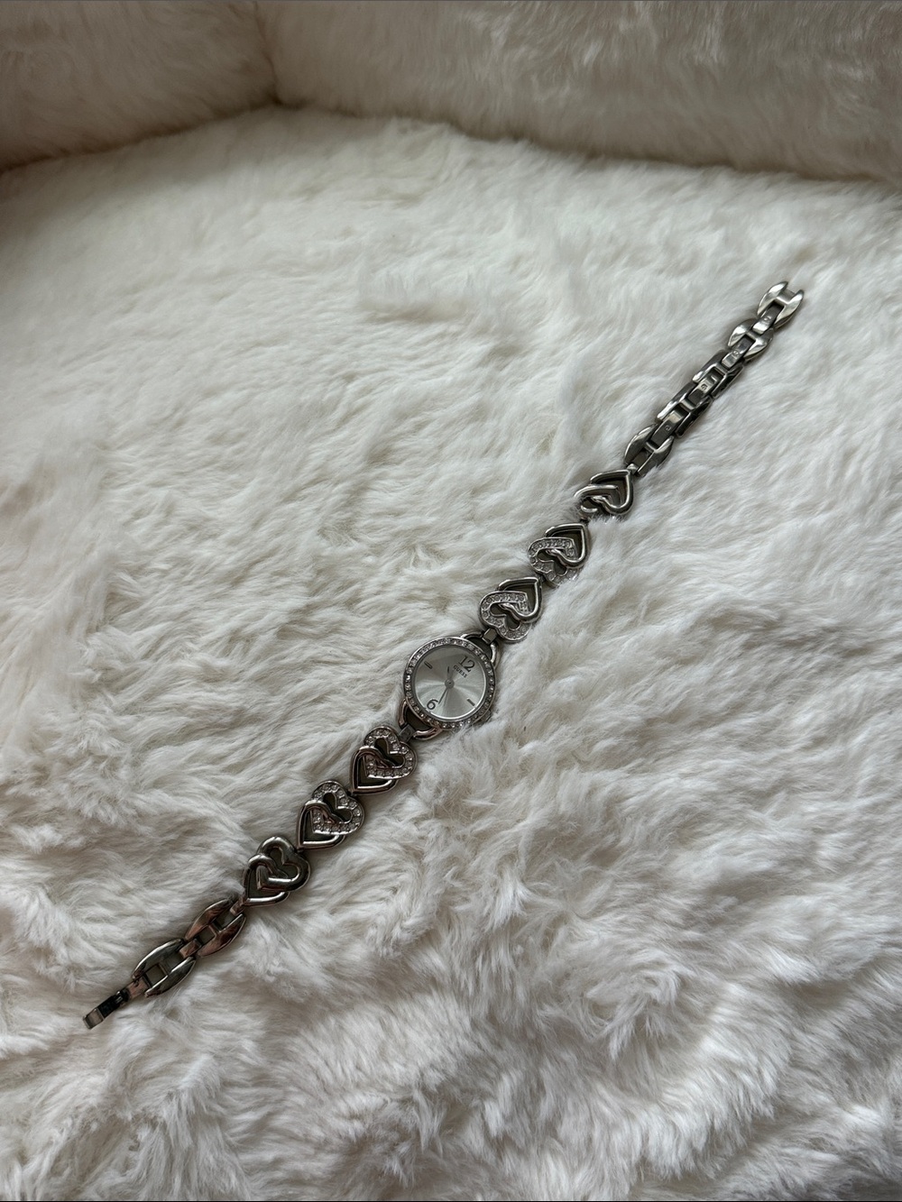 Vintage Guess Heart Link Bracelet Watch Silver Pearl 2000’s y2k - Picture 2 of 5